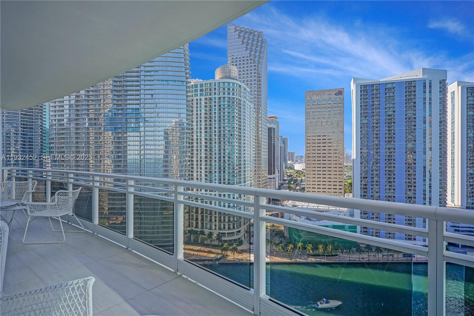 901 Brickell Key Boulevard, Unit 2507 Miami, FL 33131 - Photo 15 of 31