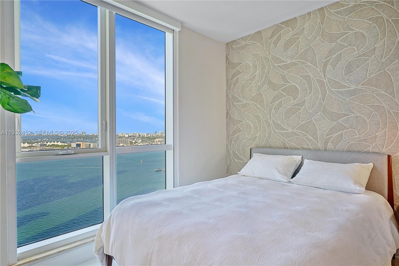 901 Brickell Key Boulevard, Unit 2507 Miami, FL 33131 - Photo 18 of 31