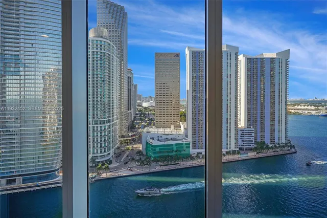 $8,500 | 901 Brickell Key Boulevard, Unit 2507, Miami, FL 33131