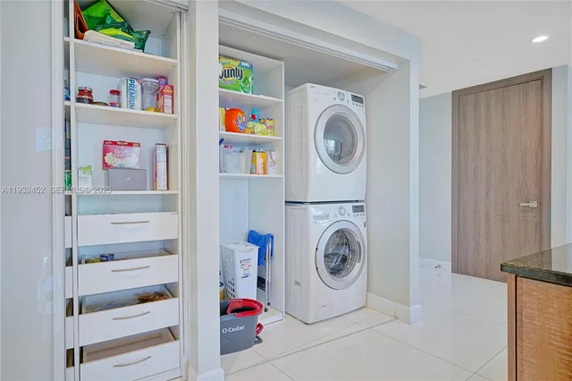 $8,500 | 901 Brickell Key Boulevard, Unit 2507, Miami, FL 33131