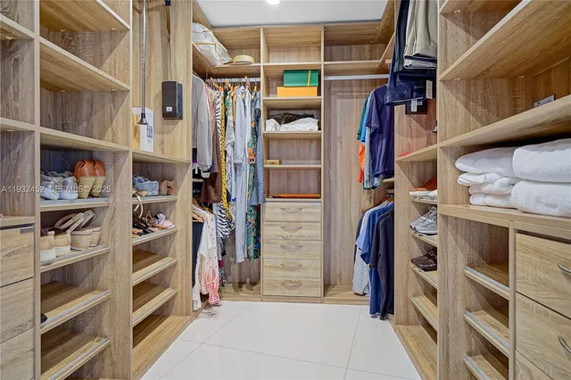 $8,500 | 901 Brickell Key Boulevard, Unit 2507, Miami, FL 33131