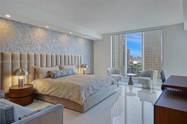 $8,500 | 901 Brickell Key Boulevard, Unit 2507, Miami, FL 33131