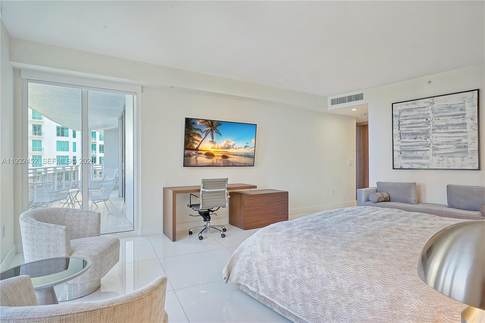 901 Brickell Key Boulevard, Unit 2507 Miami, FL 33131 - Photo 27 of 31