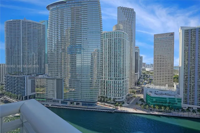 $8,500 | 901 Brickell Key Boulevard, Unit 2507, Miami, FL 33131