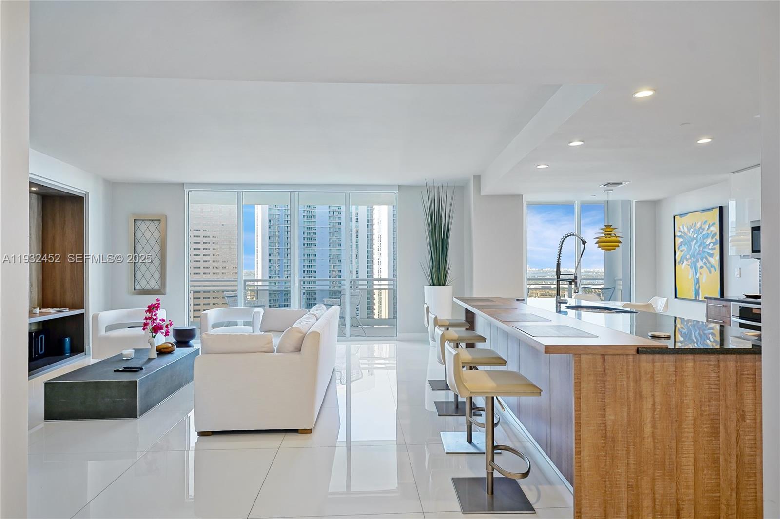 901 Brickell Key Boulevard, Unit 2507 Miami, FL 33131 - Photo 4 of 31