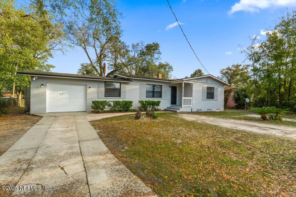 7939 Denham Road East Jacksonville, FL 32208 - Photo 3 of 33 7939 E Denham-1
