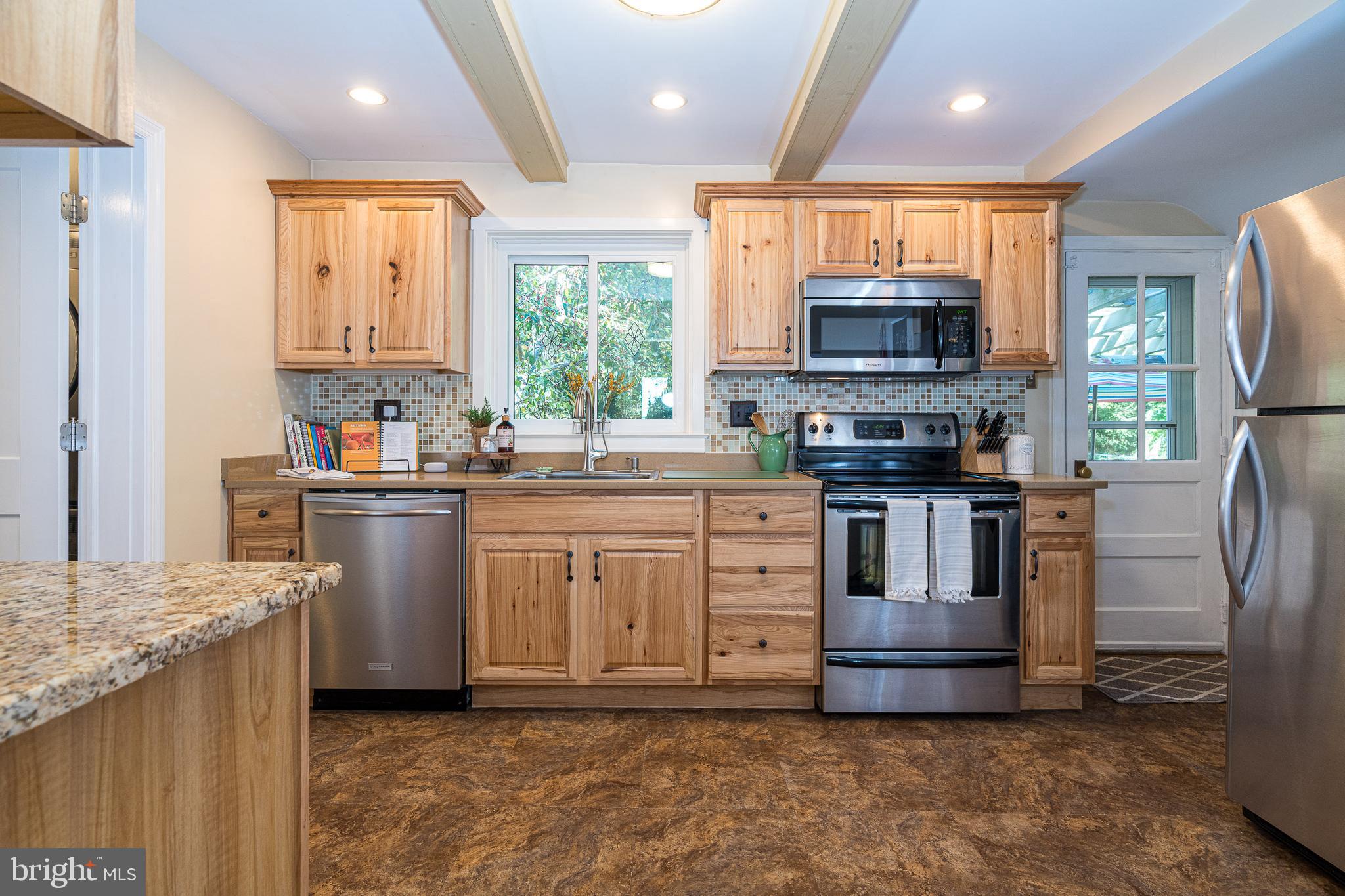919 Valley Road Lancaster, PA 17601 - Photo 9 of 38 Gallery Image 9