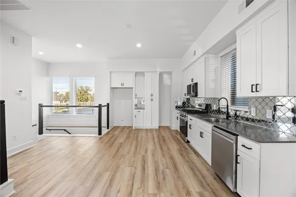 $1,700 | 14105 West Forest Drive, Houston, TX 77047