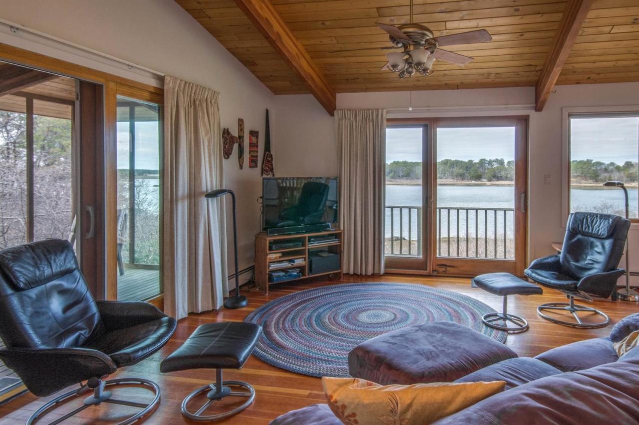 20 Litchfield Road Edgartown, MA 02539 - Photo 8 of 29 a living room with furniture and a flat screen tv