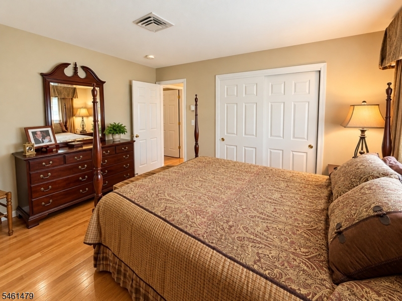 127 Mountainview Road Warren, NJ 07059 - Photo 17 of 30 Gallery Image 17