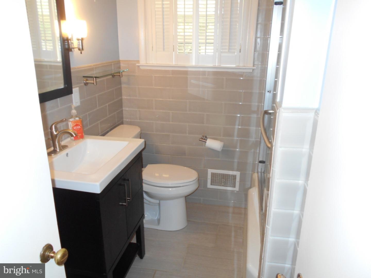 205 Wellington Road Shillington, PA 19607 - Photo 18 of 24 Bathroom