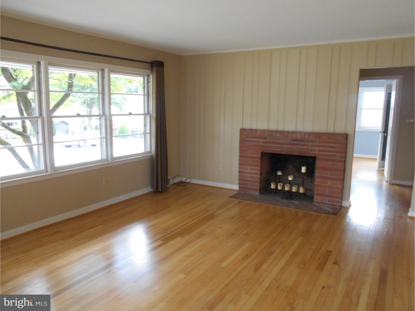 205 Wellington Road Shillington, PA 19607 - Photo 8 of 24 Living Room
