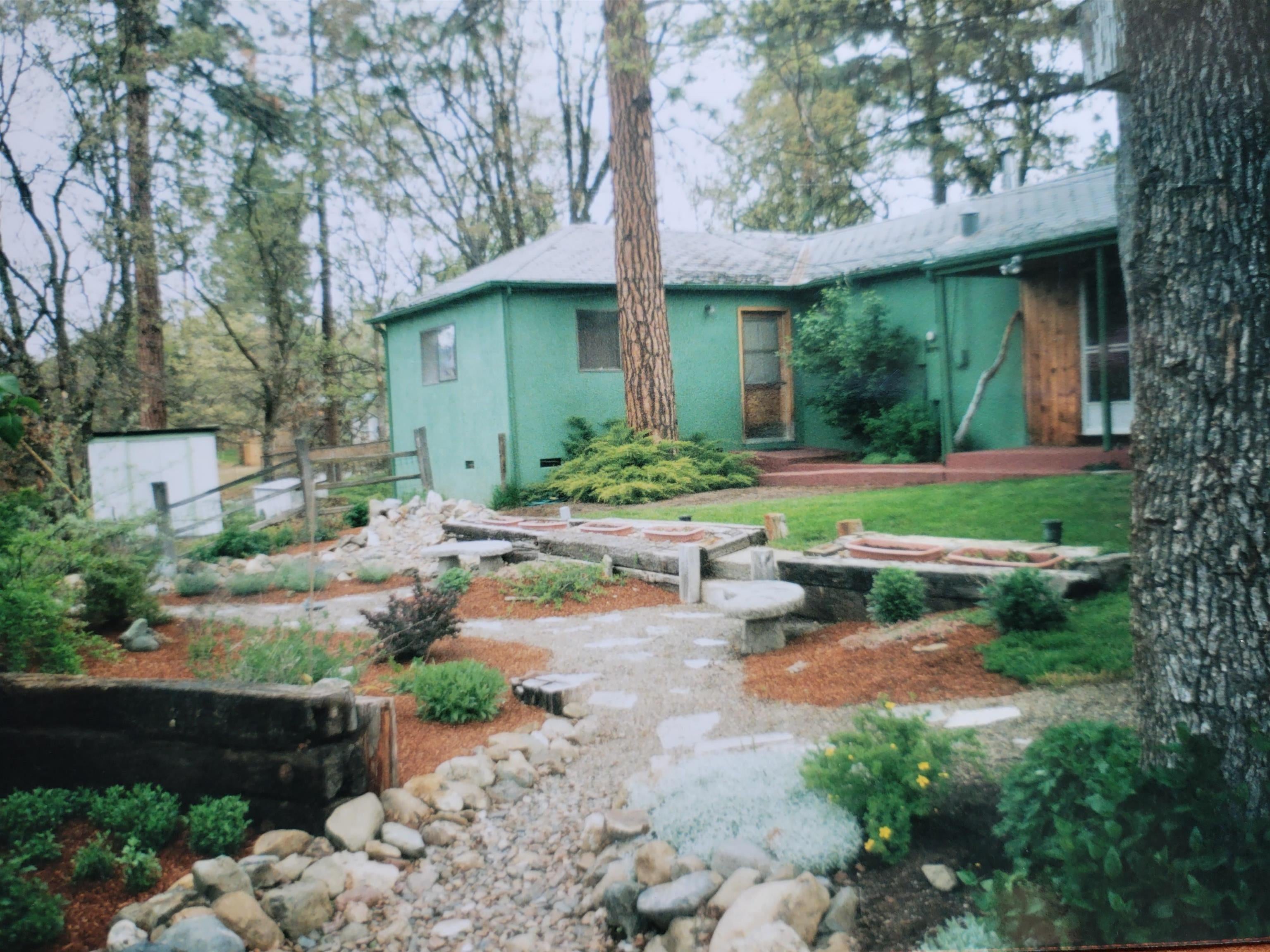 3202 Fairlane Road Yreka, CA 96097 - Photo 37 of 39 Gallery Image 37