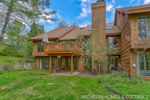 $599,000 | 309 Glen Garry Court, Holland, MI 49423