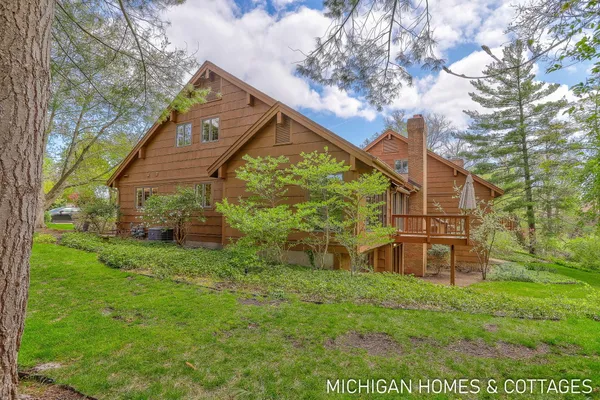 $599,000 | 309 Glen Garry Court, Holland, MI 49423