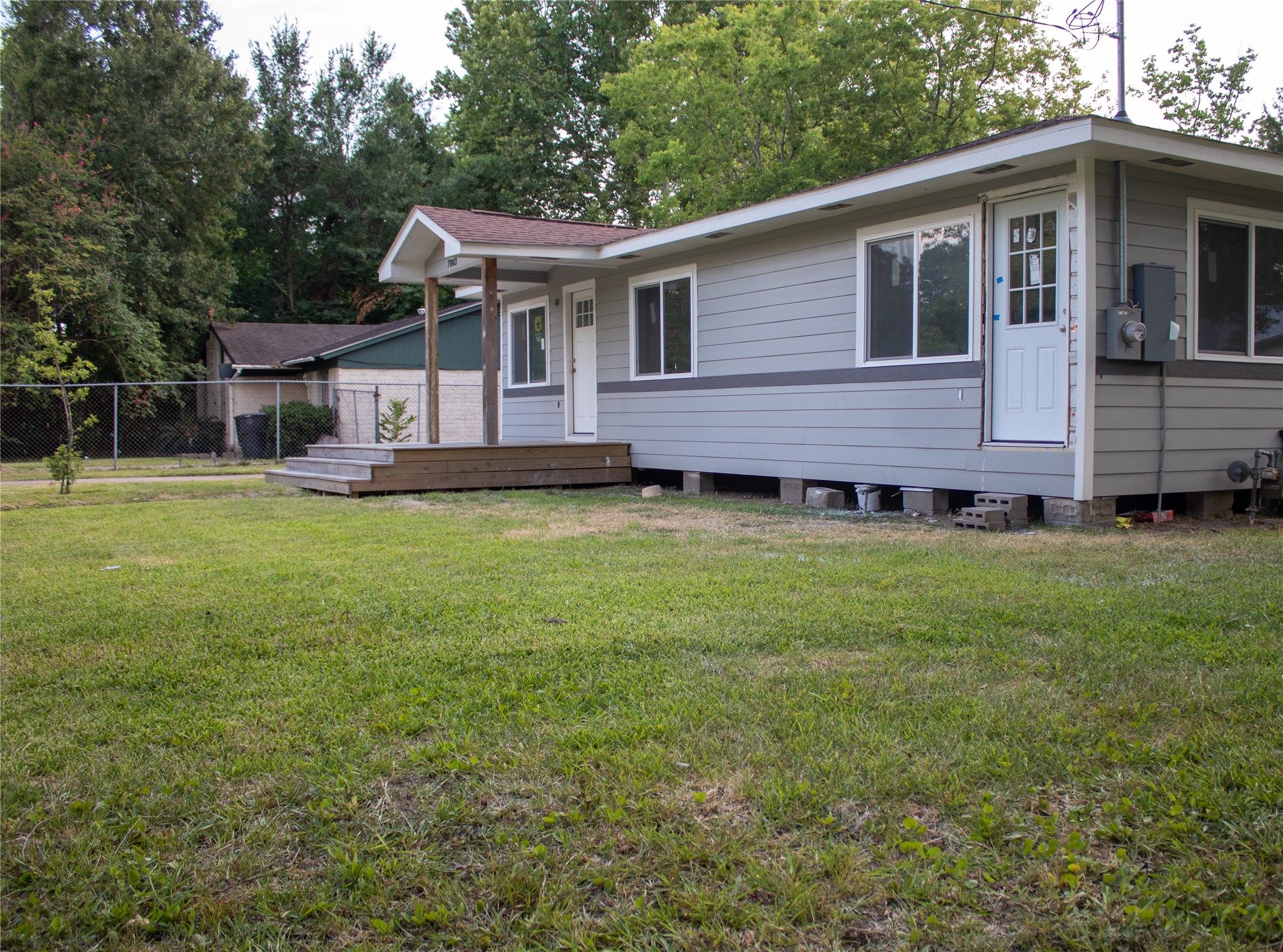 7003 Hoffman Street Houston, TX 77028 - Photo 3 of 11