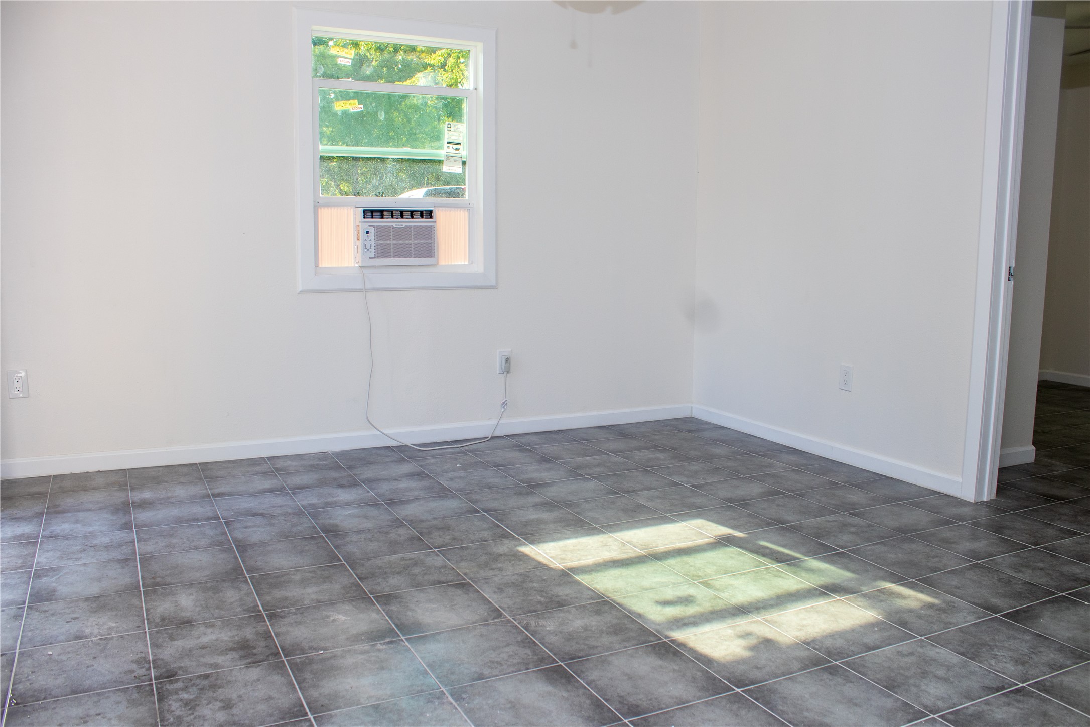 7003 Hoffman Street Houston, TX 77028 - Photo 5 of 11