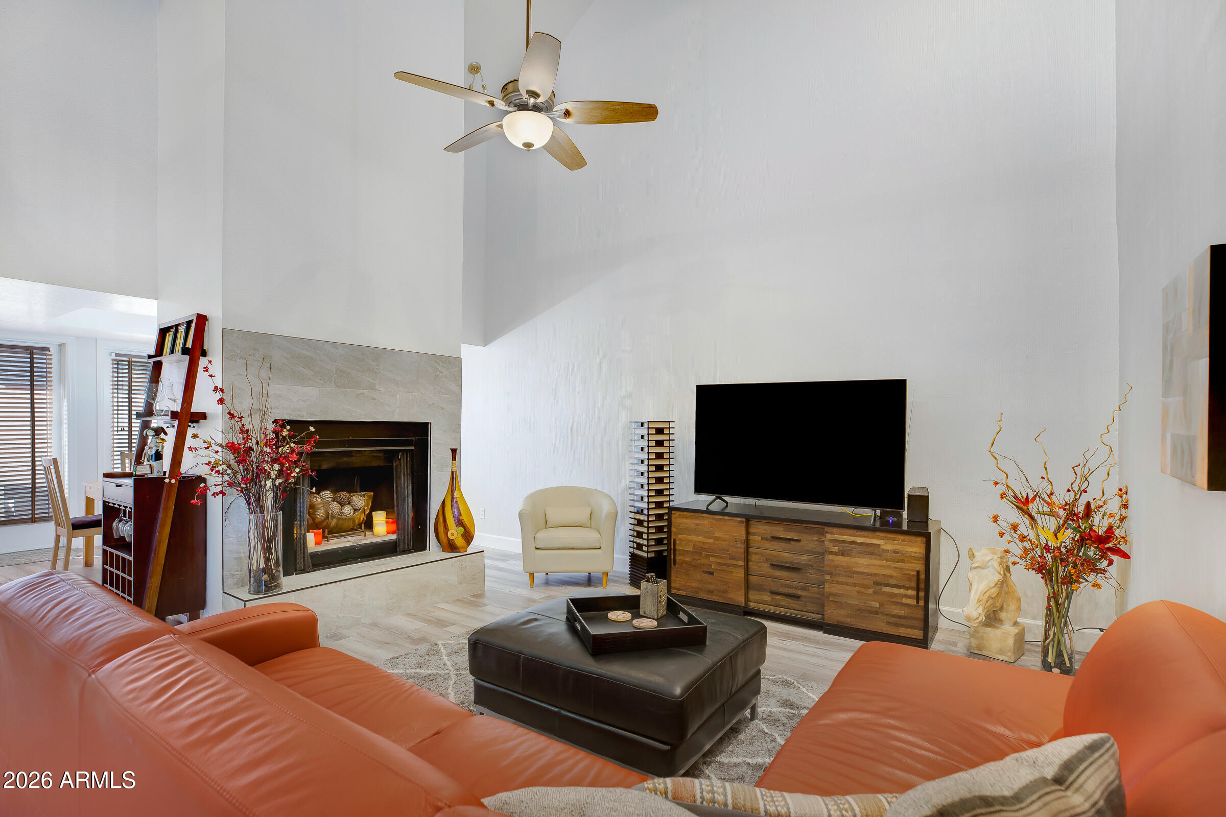 6502 North 10th Place Phoenix, AZ 85014 - Photo 3 of 29 6502 N 10th Pl-5