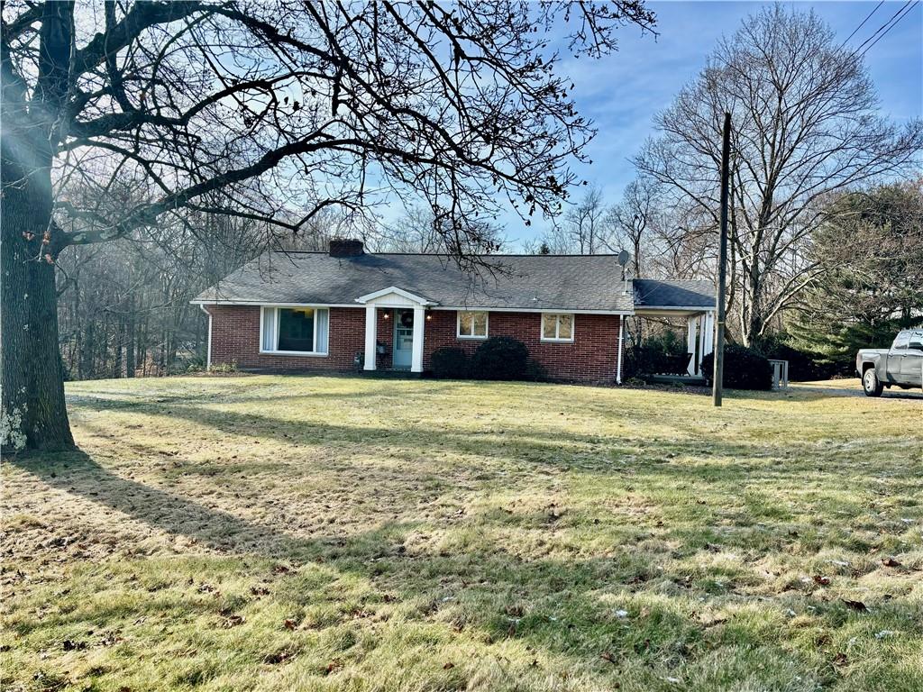 363 Stuber Road New Brighton, PA 15066 - Photo 3 of 38 Gallery Image 3