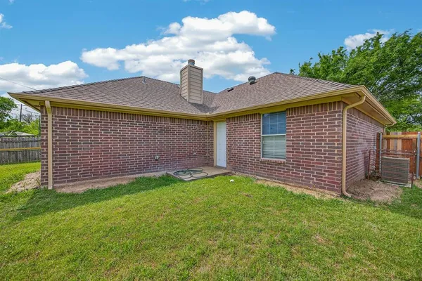 $1,875 | 3205 Carverly Avenue, Fort Worth, TX 76119