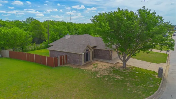 $1,875 | 3205 Carverly Avenue, Fort Worth, TX 76119