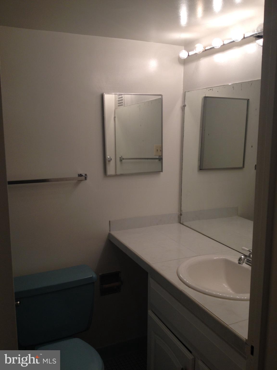 950 25th Street Northwest, Unit 211N Washington, DC 20037 - Photo 3 of 6