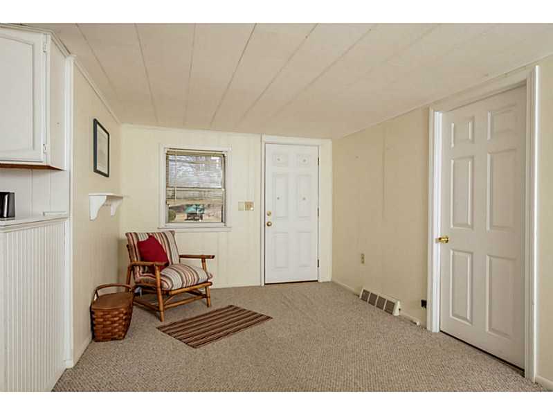 7 Dolphin Road Narragansett, RI 02882 - Photo 6 of 15 Living Room.