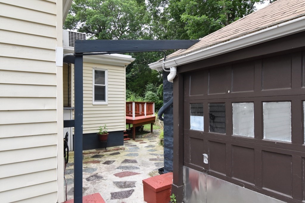 33 Edgemere Road Boston, MA 02132 - Photo 5 of 36