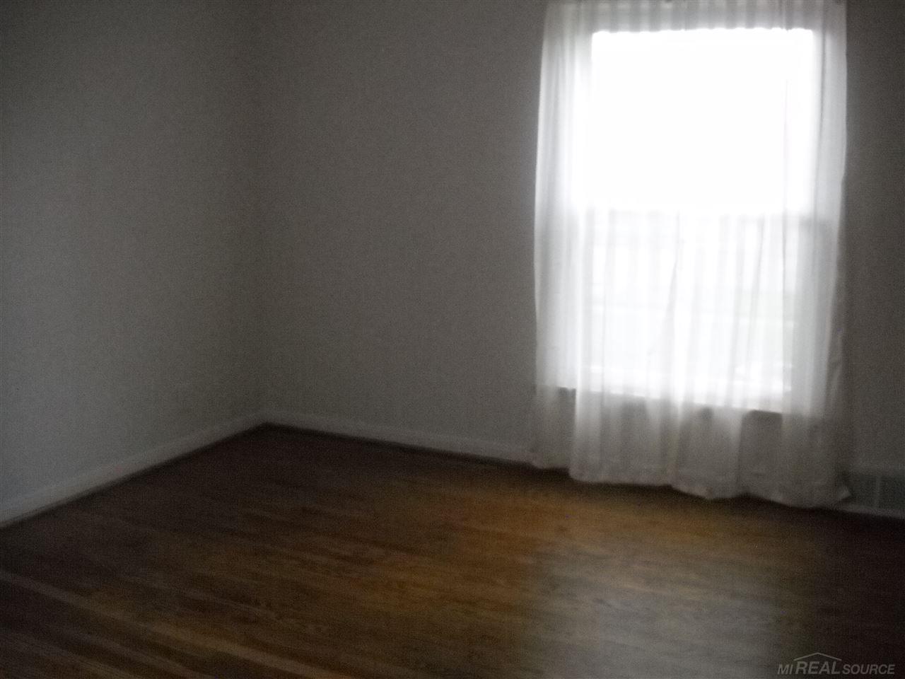 1200 Torrey Road Grosse Pointe, MI 48236 - Photo 17 of 59 31260937-17.JPG