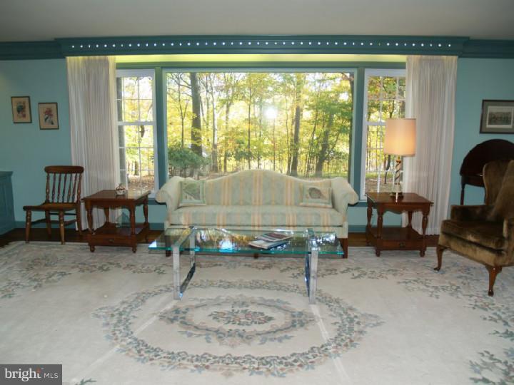 38 Maddock Road Titusville, NJ 08560 - Photo 4 of 12 Living Room