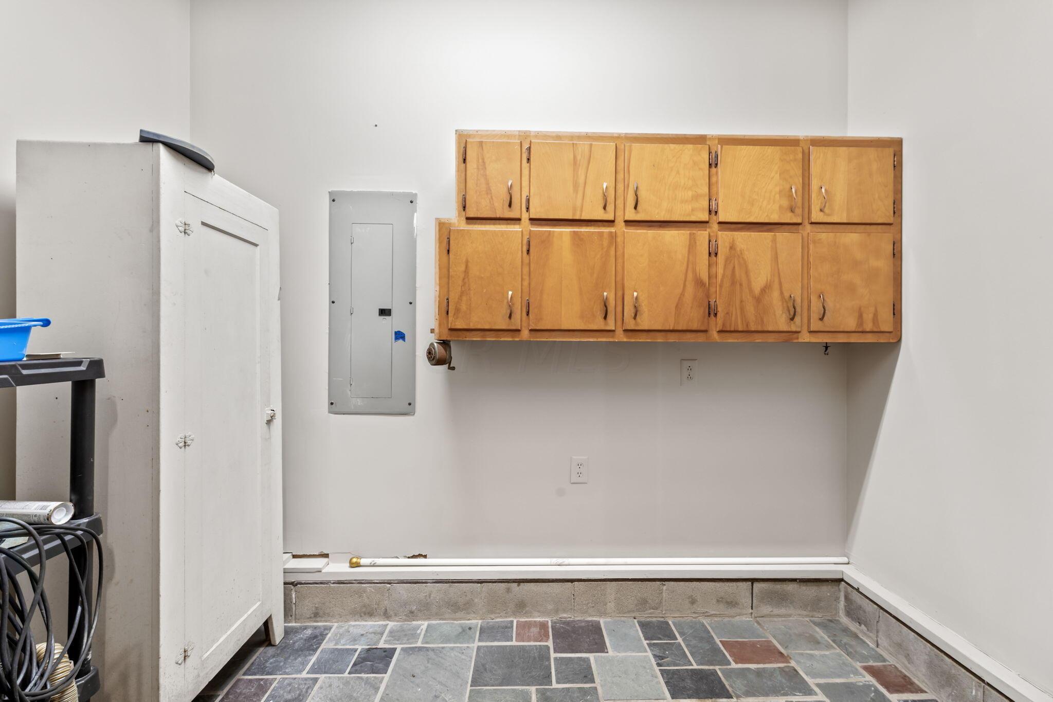 986 North Old State Road Delaware, OH 43015 - Photo 10 of 41 11-Laundry Rm