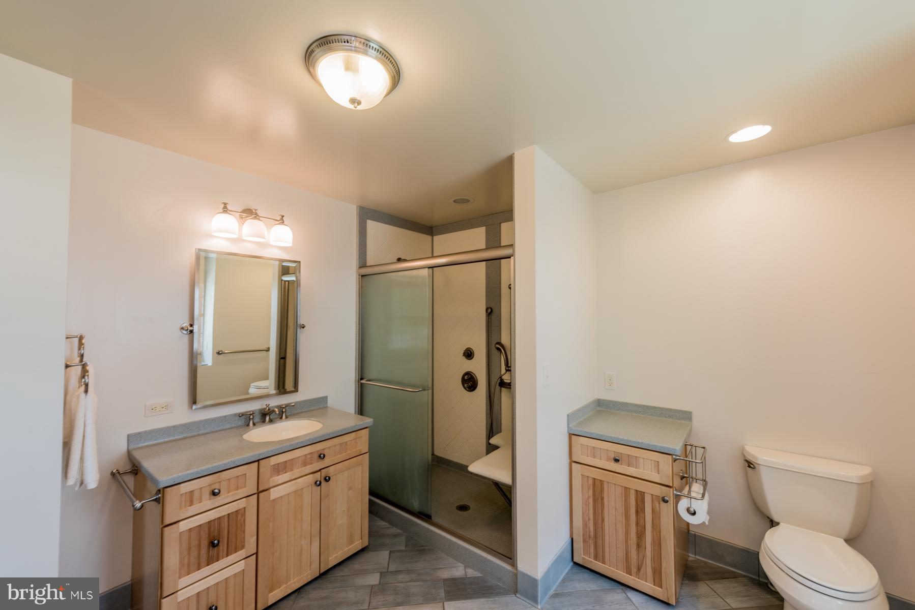 8745 Oxwell Lane Laurel, MD 20708 - Photo 20 of 30 Bath (Master)