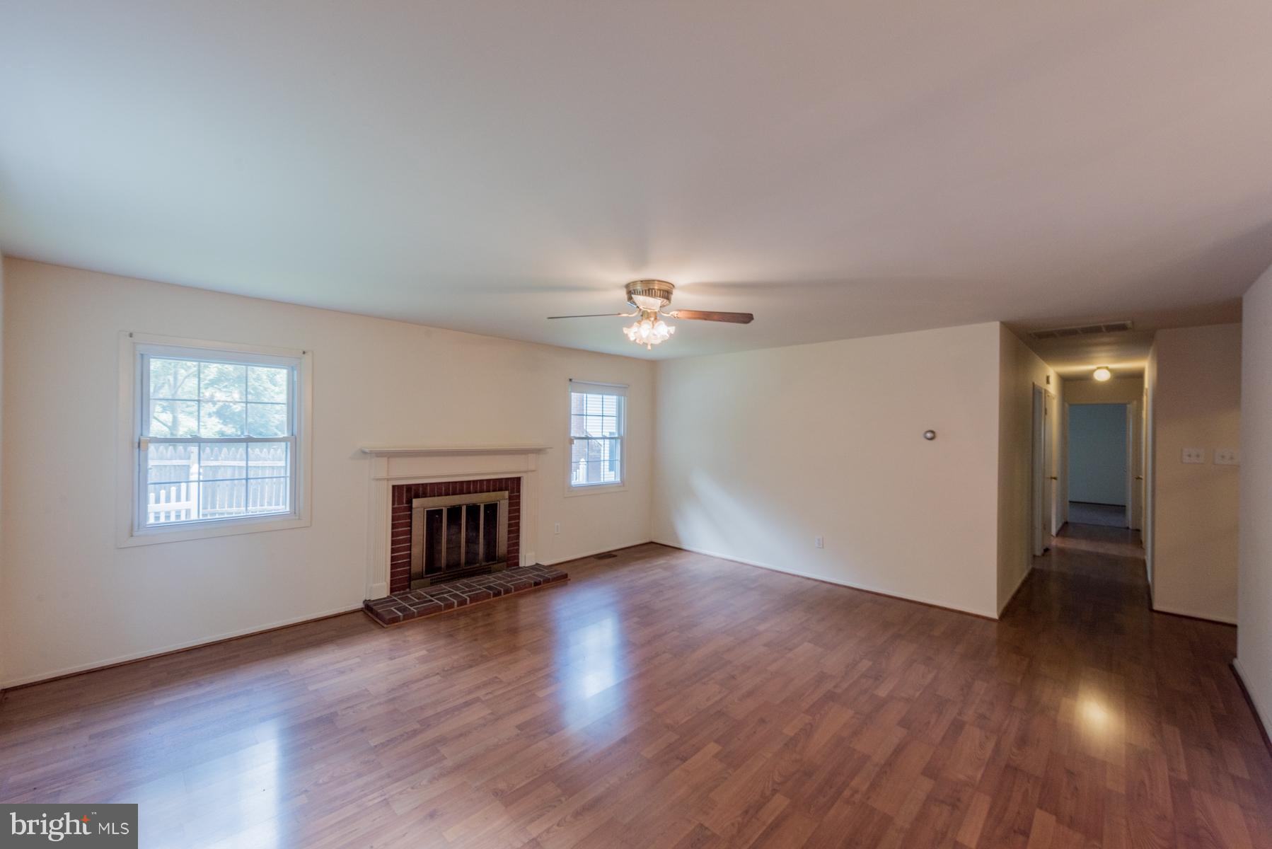 8745 Oxwell Lane Laurel, MD 20708 - Photo 5 of 30 Living Room