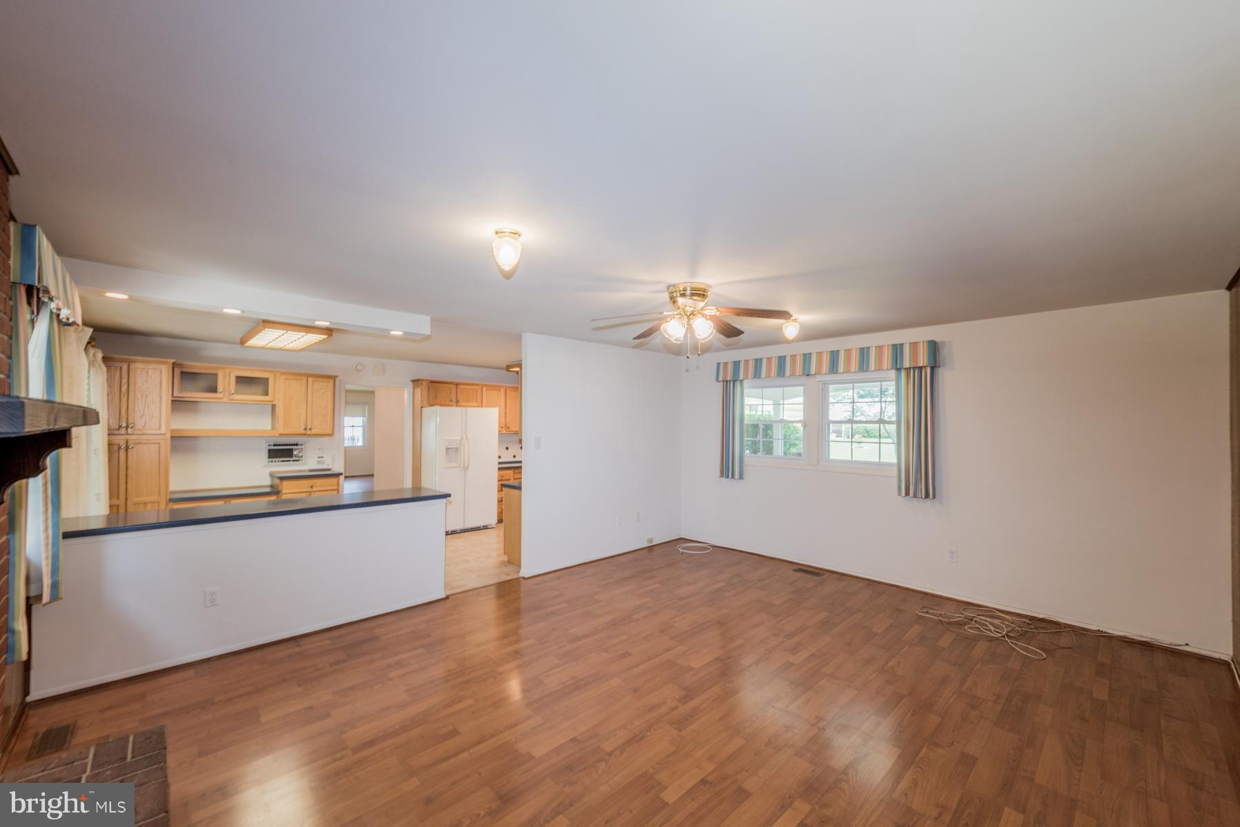 8745 Oxwell Lane Laurel, MD 20708 - Photo 7 of 30 Family Room