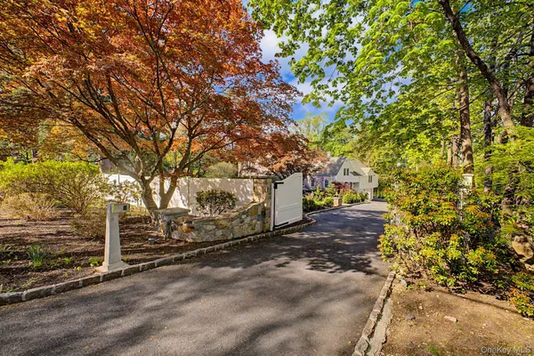 $2,650,000 | 24 Ludlow Drive, Chappaqua, NY 10514
