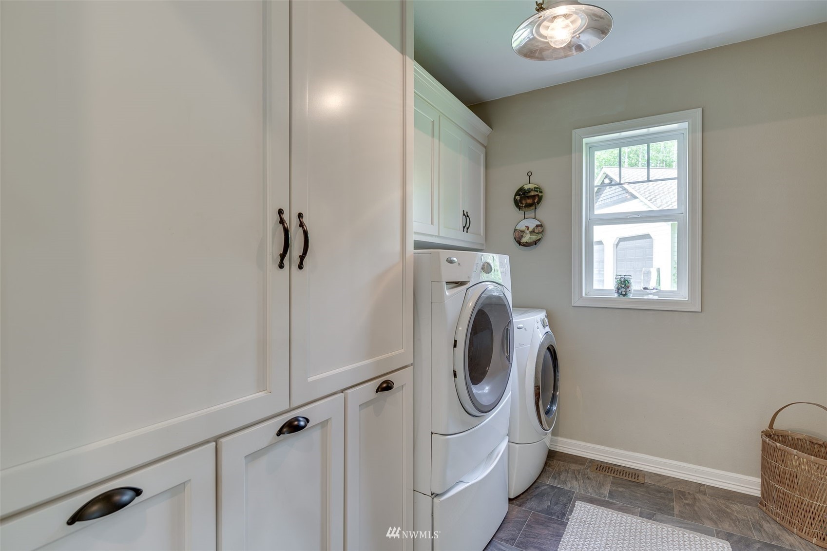 14919 Westwick Road Snohomish, WA 98290 - Photo 16 of 37 a utility room with dryer and washer