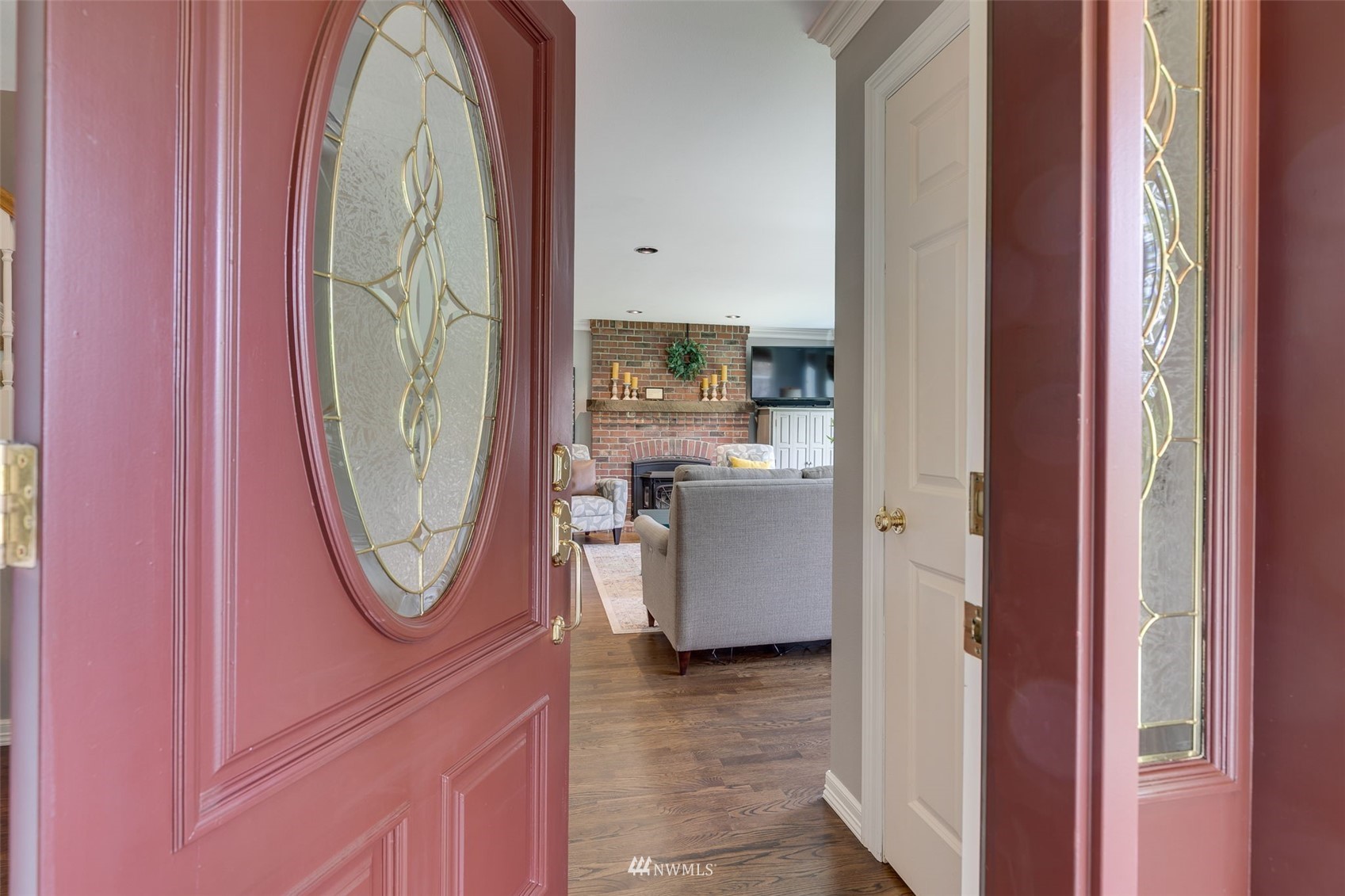 14919 Westwick Road Snohomish, WA 98290 - Photo 5 of 37 a view of a livingroom with furniture and a window