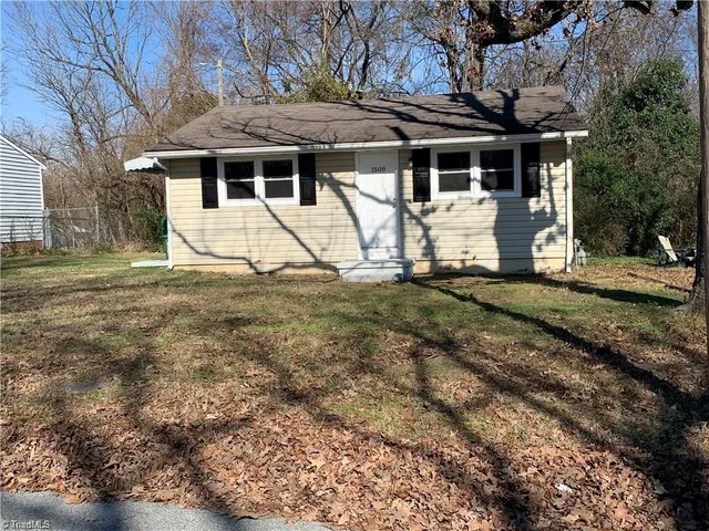 $1,000 | 1509 East Commerce Avenue, High Point, NC 27260