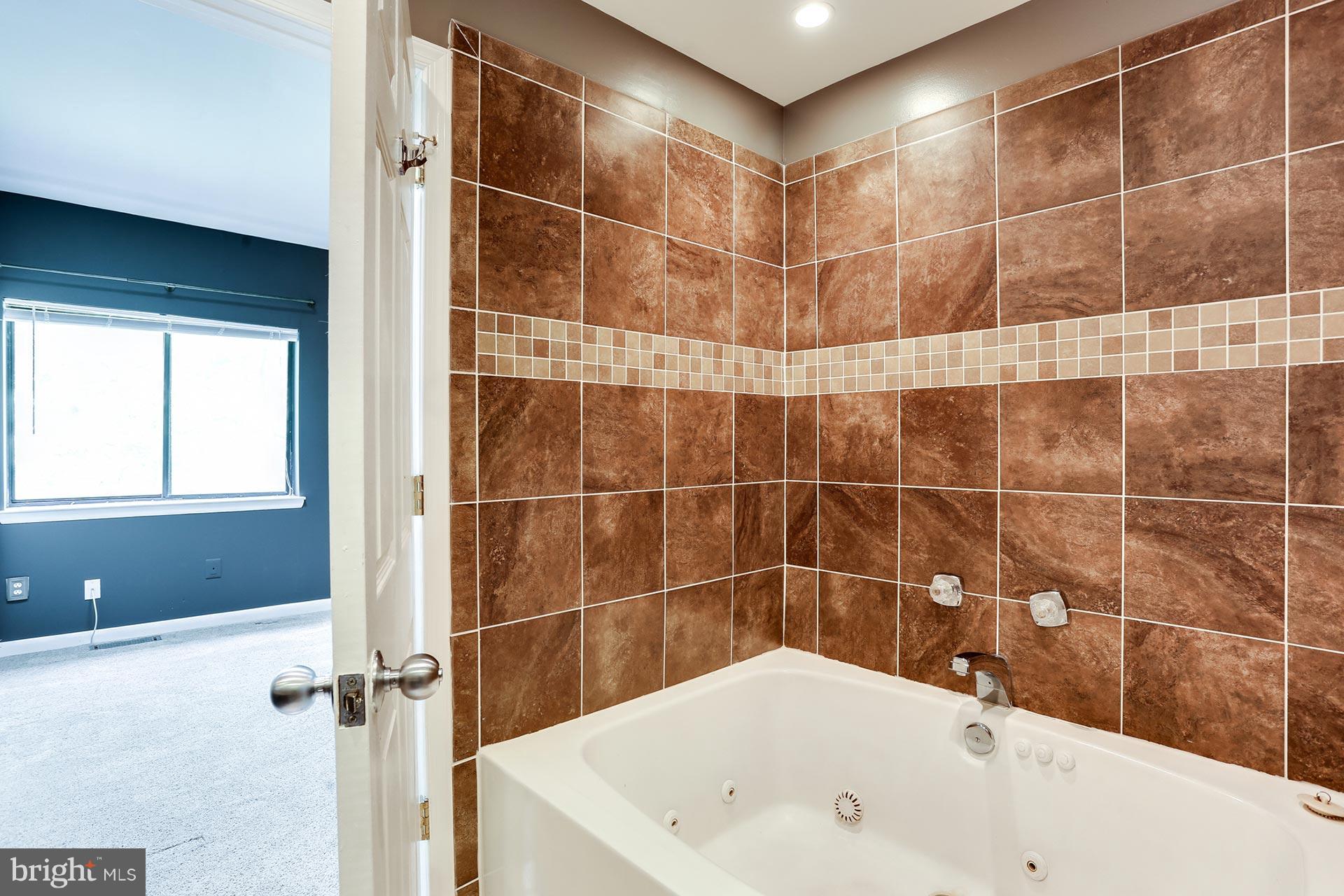 5560 Vantage Point Road Columbia, MD 21044 - Photo 13 of 24 Bath (Master)