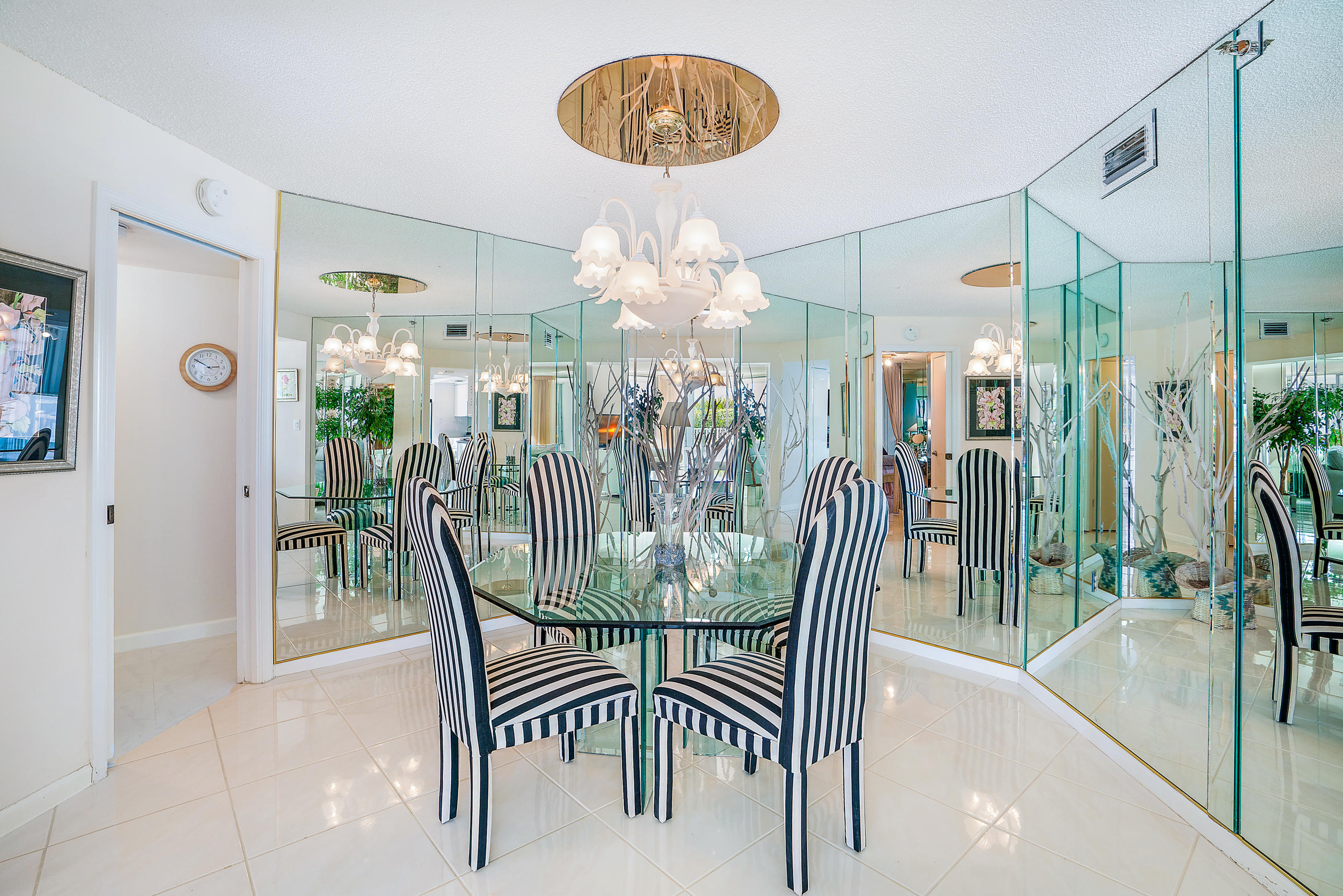 5200 North Ocean Drive, Unit 102 Riviera Beach, FL 33404 - Photo 11 of 14 Dining