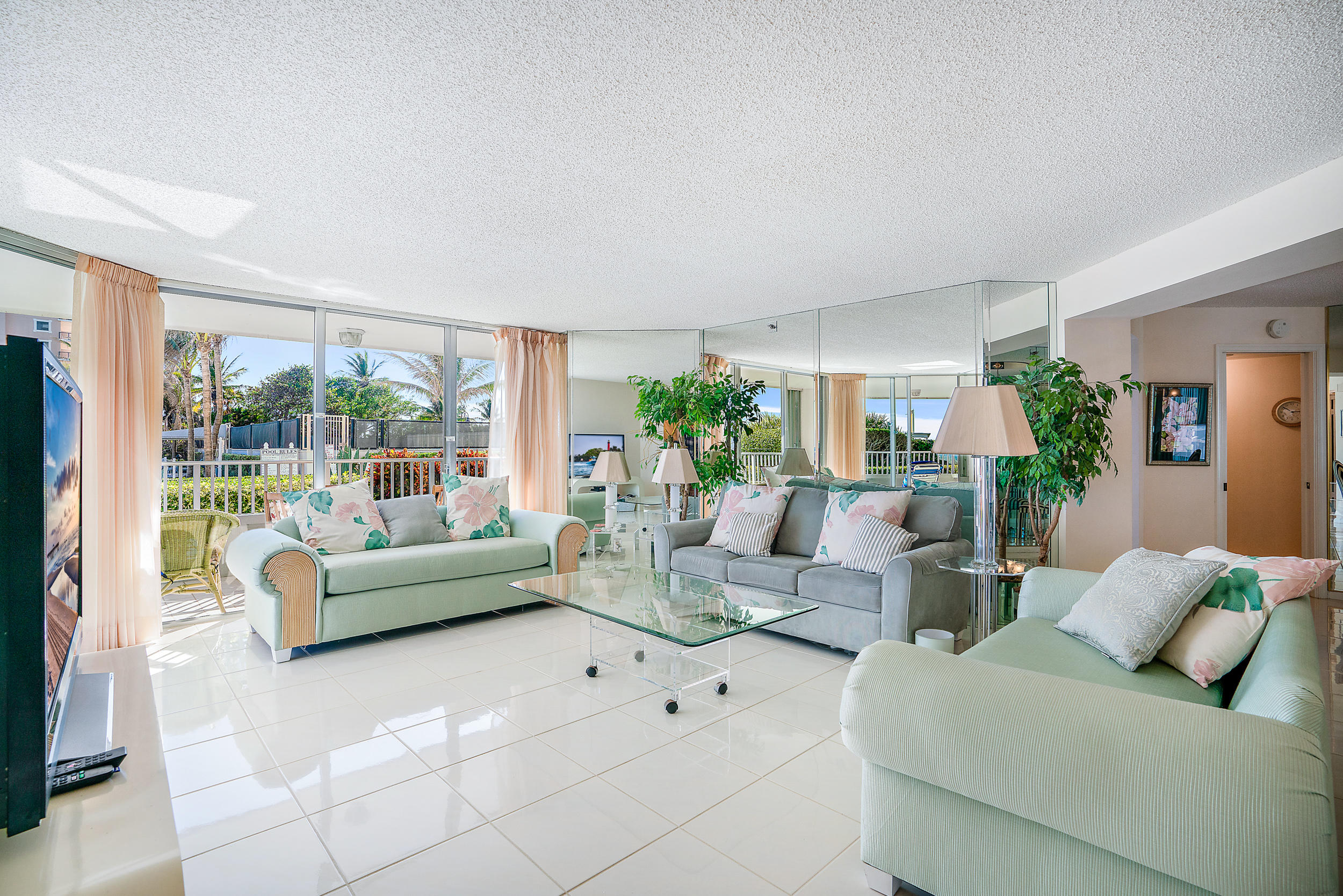5200 North Ocean Drive, Unit 102 Riviera Beach, FL 33404 - Photo 14 of 14 Living Room
