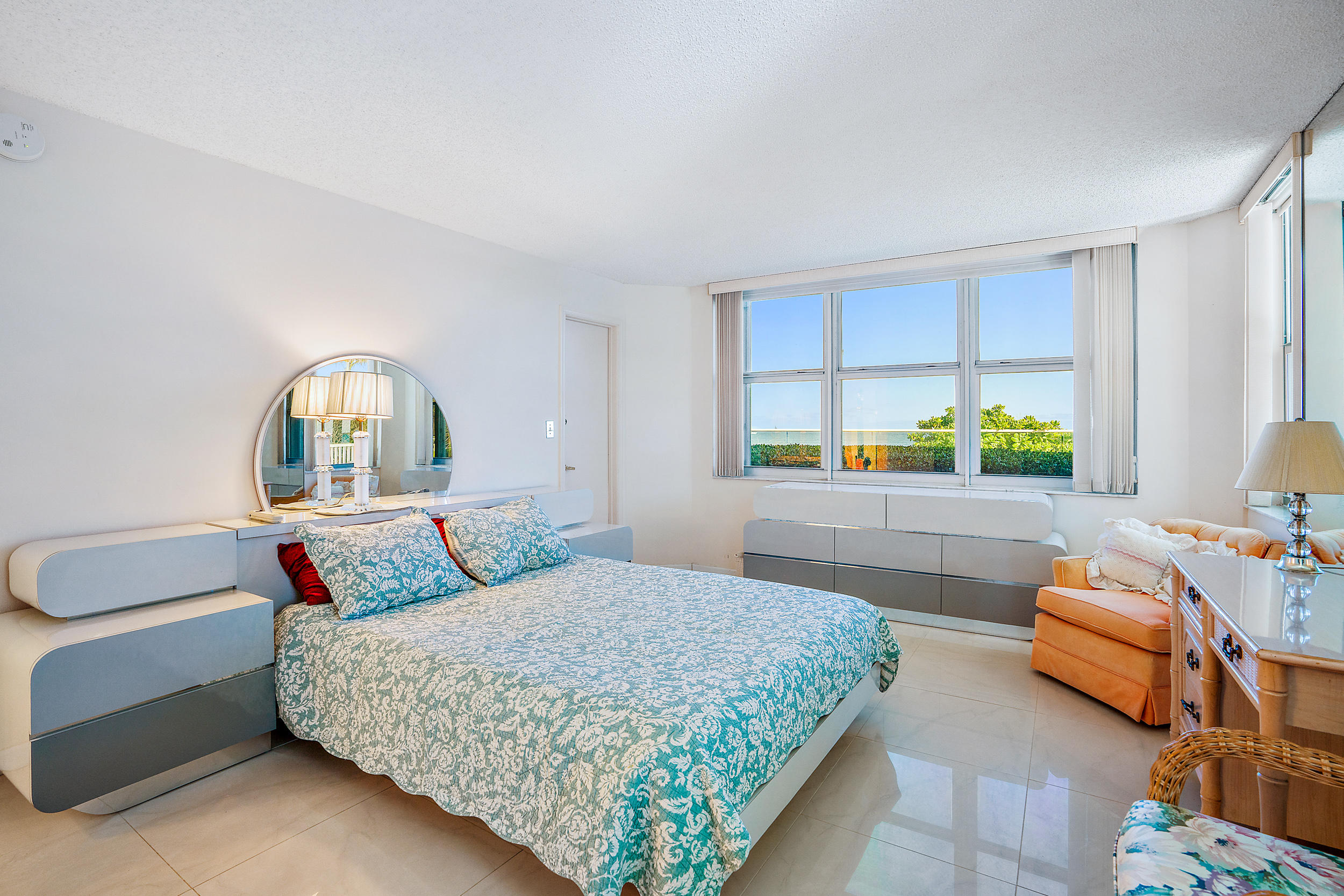 5200 North Ocean Drive, Unit 102 Riviera Beach, FL 33404 - Photo 5 of 14 5200 N Ocean Dr #102-3