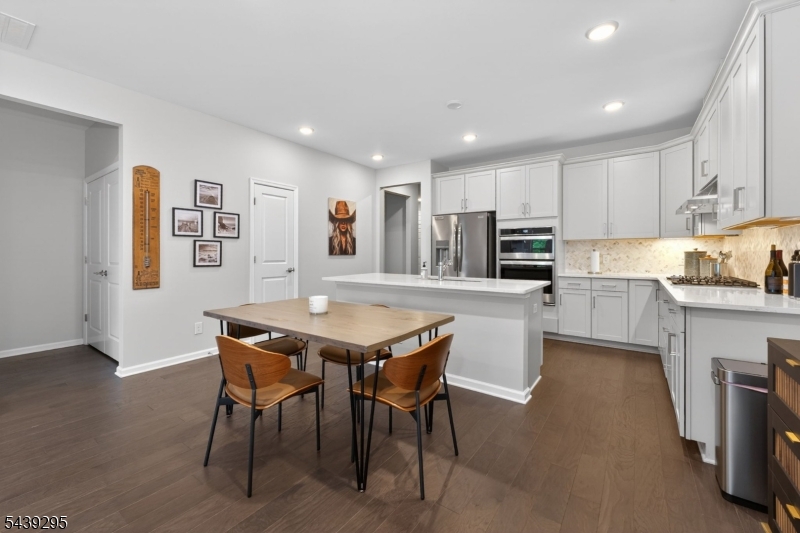 27 Redmon Road Flemington, NJ 08822 - Photo 10 of 32