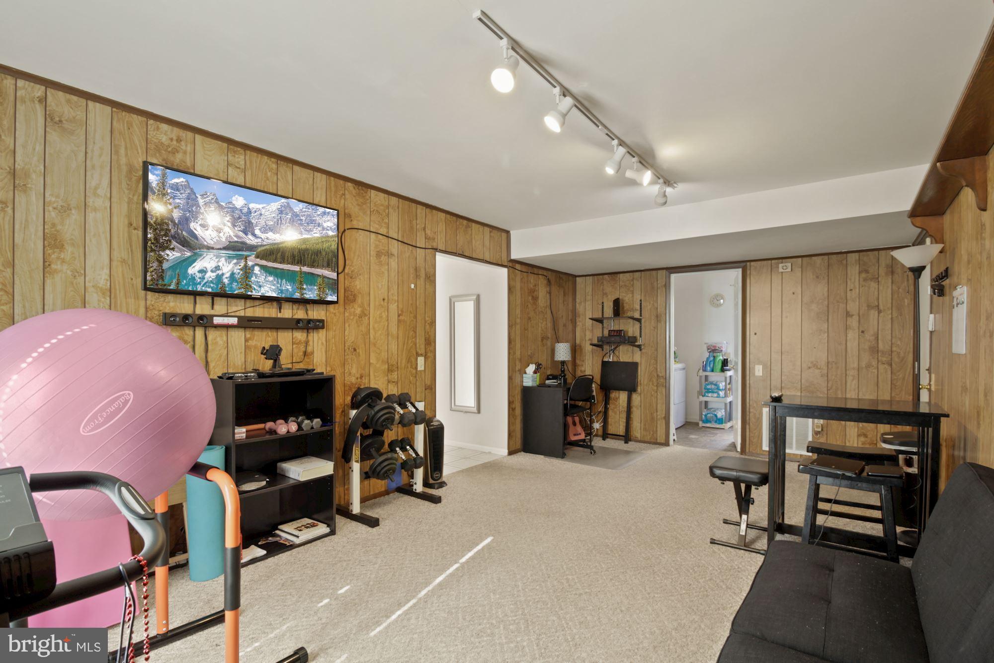 10212 Snowden Road Laurel, MD 20708 - Photo 17 of 43 Family Room