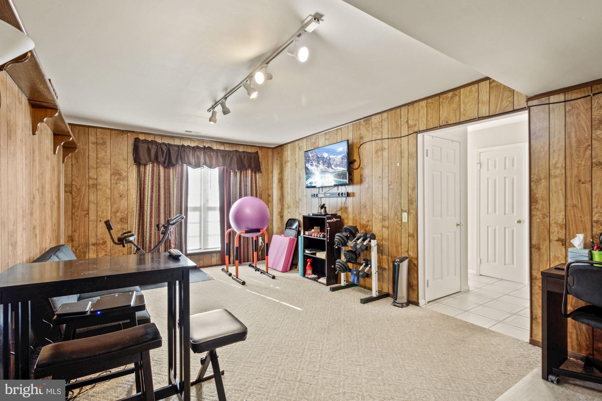 10212 Snowden Road Laurel, MD 20708 - Photo 19 of 43 Family Room