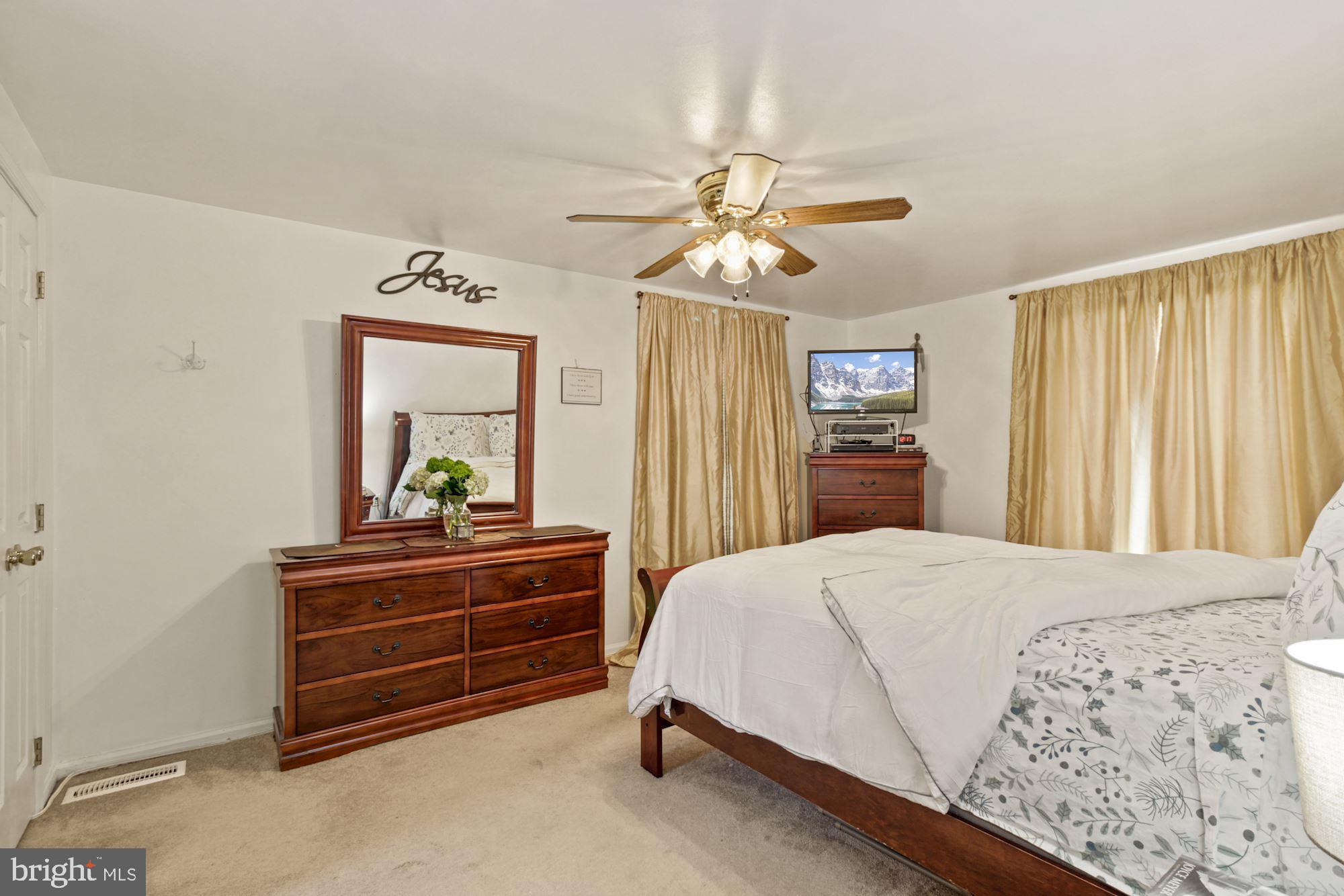 10212 Snowden Road Laurel, MD 20708 - Photo 21 of 43 Primary Bedroom