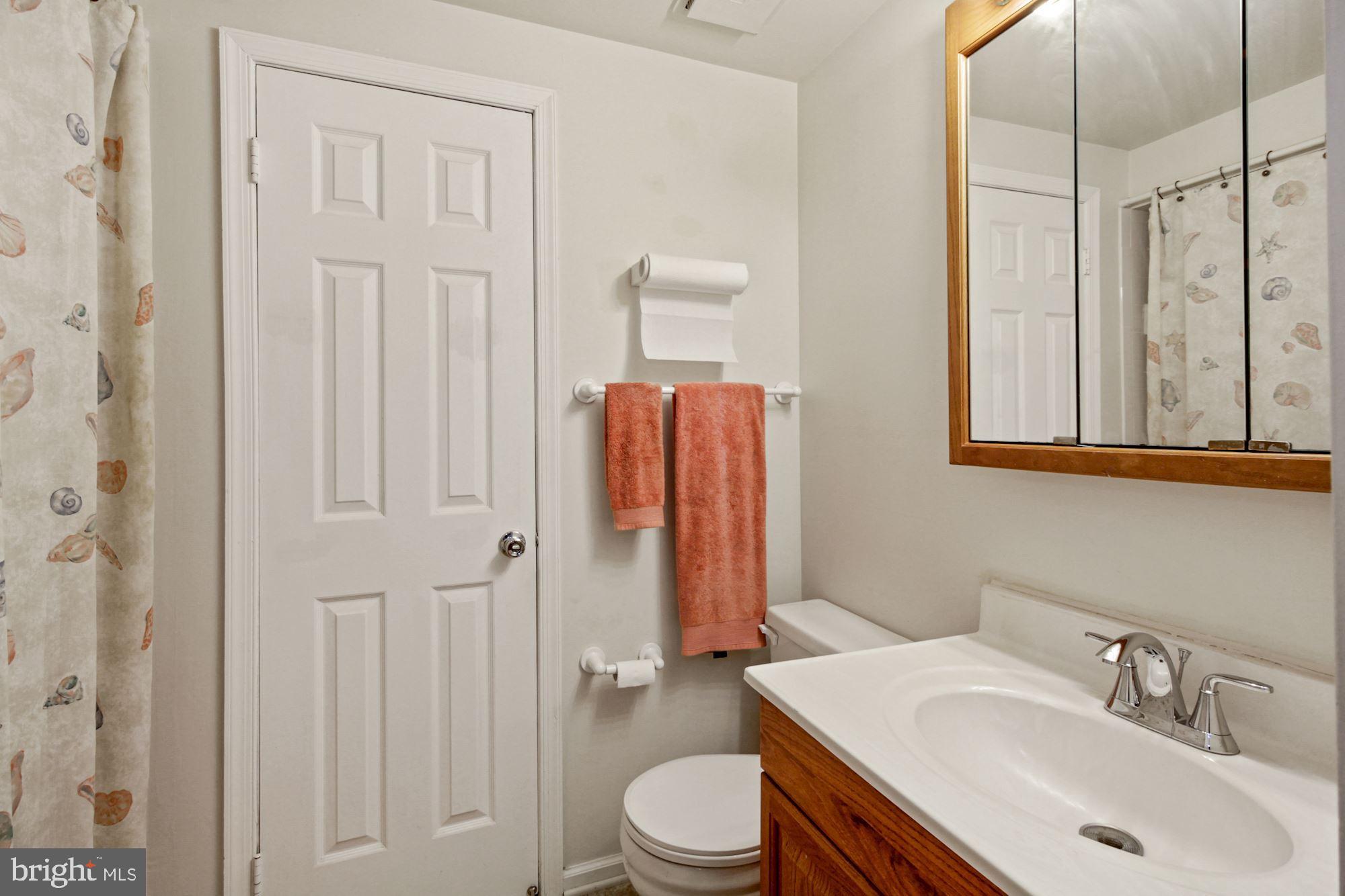 10212 Snowden Road Laurel, MD 20708 - Photo 35 of 43 Full Bath in Upper Hall