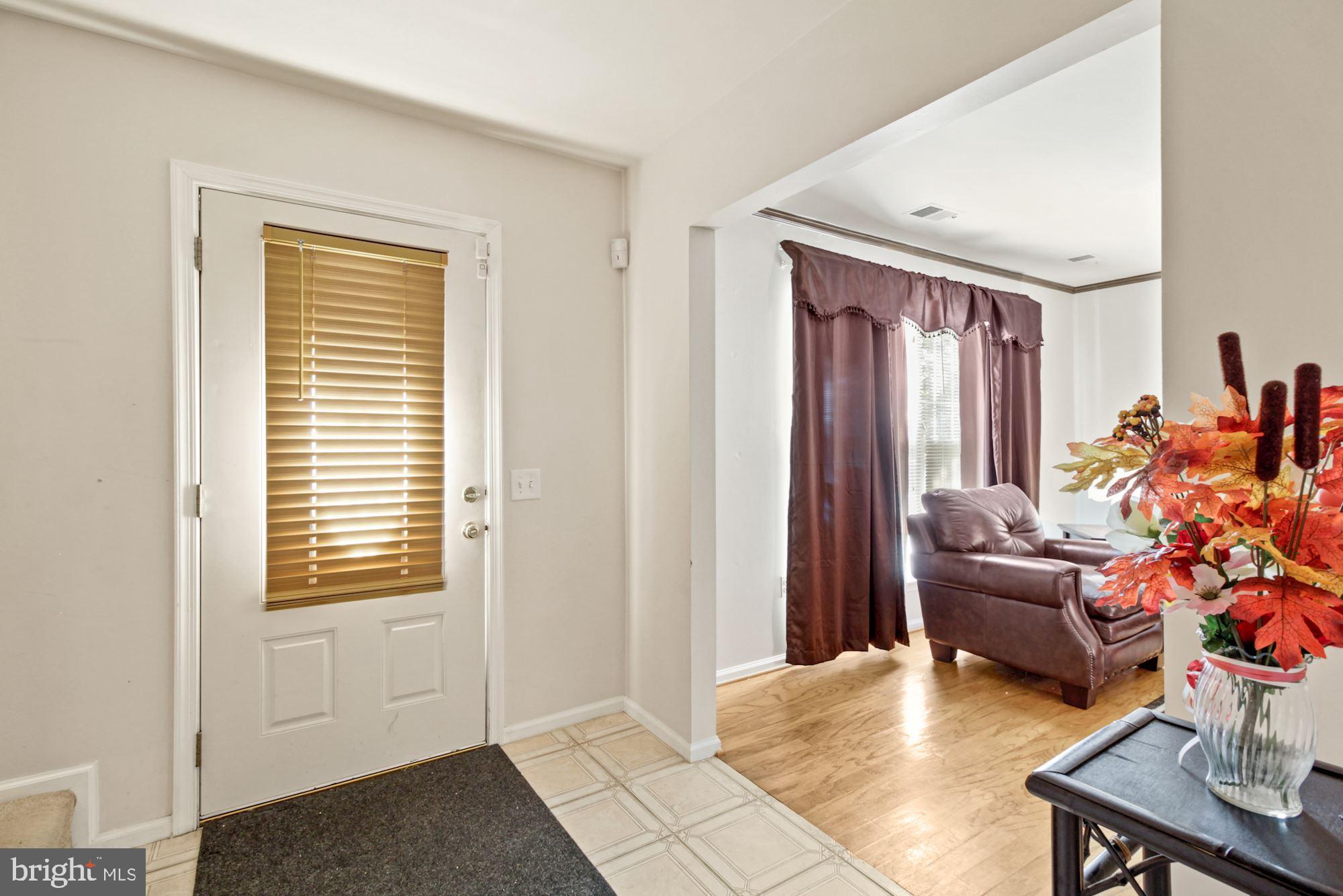 10212 Snowden Road Laurel, MD 20708 - Photo 5 of 43 Foyer Entry