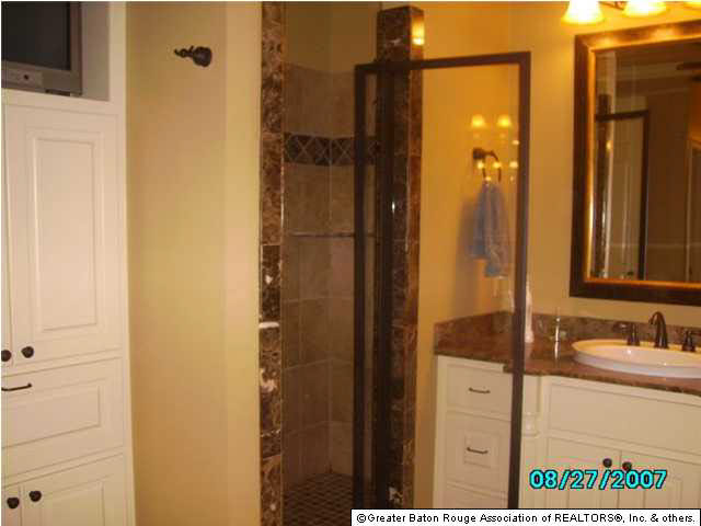 3136 Silver Sand Drive Baton Rouge, LA 70816 - Photo 8 of 10 Gallery Image 8