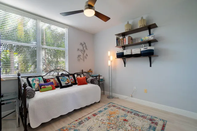 $379,000 | 804 East Windward Way, Unit 307, Lantana, FL 33462